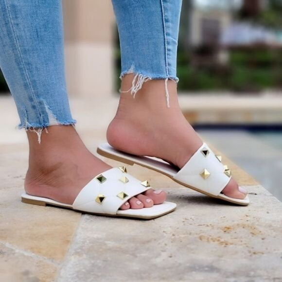 White Rockstud Quilted Flat Sandals - Picture 1 of 4